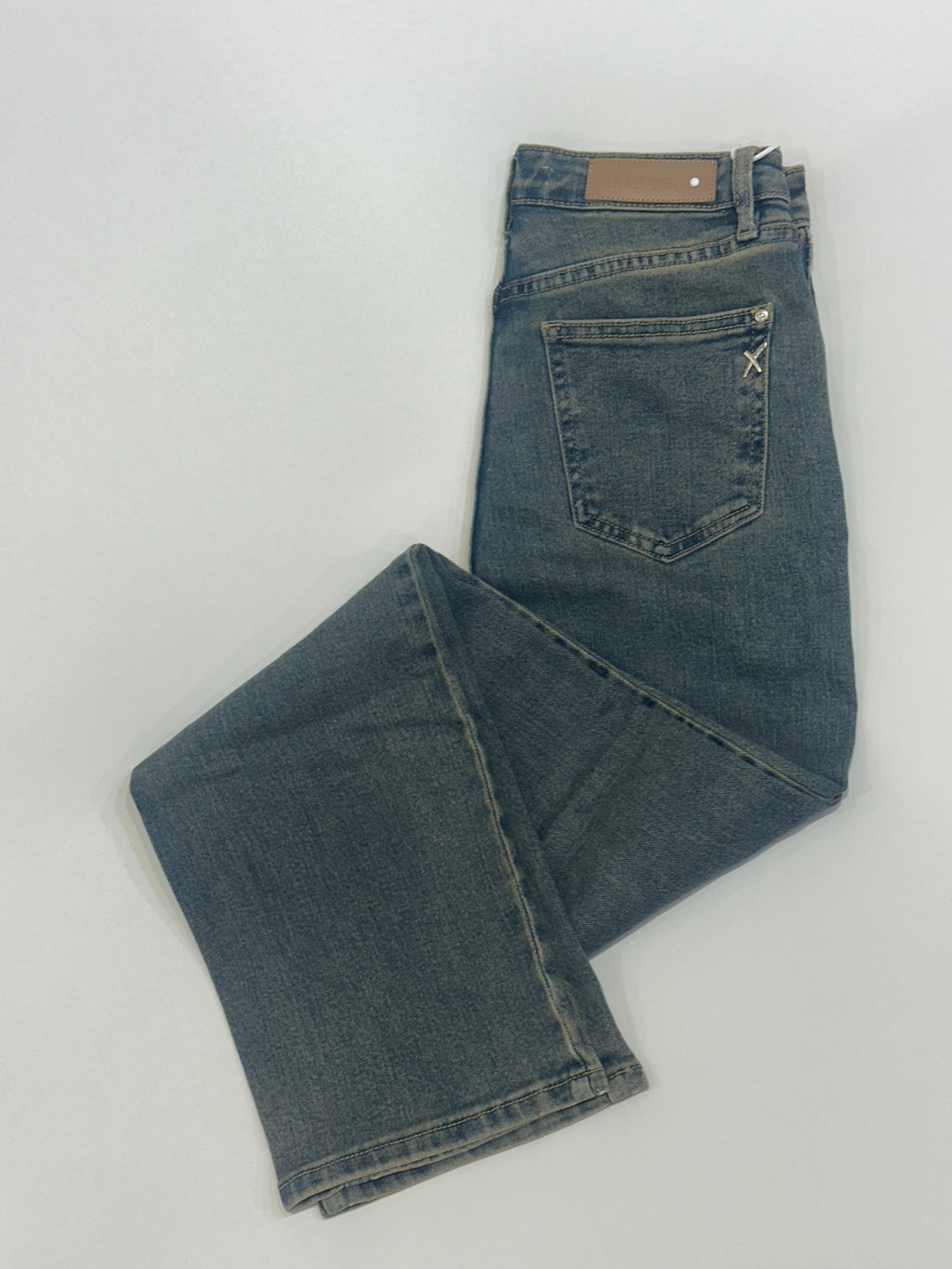 𝐀𝐥𝐛𝐚 - 𝐃𝐞𝐧𝐢𝐦 𝐑𝐞𝐠𝐮𝐥𝐚𝐫