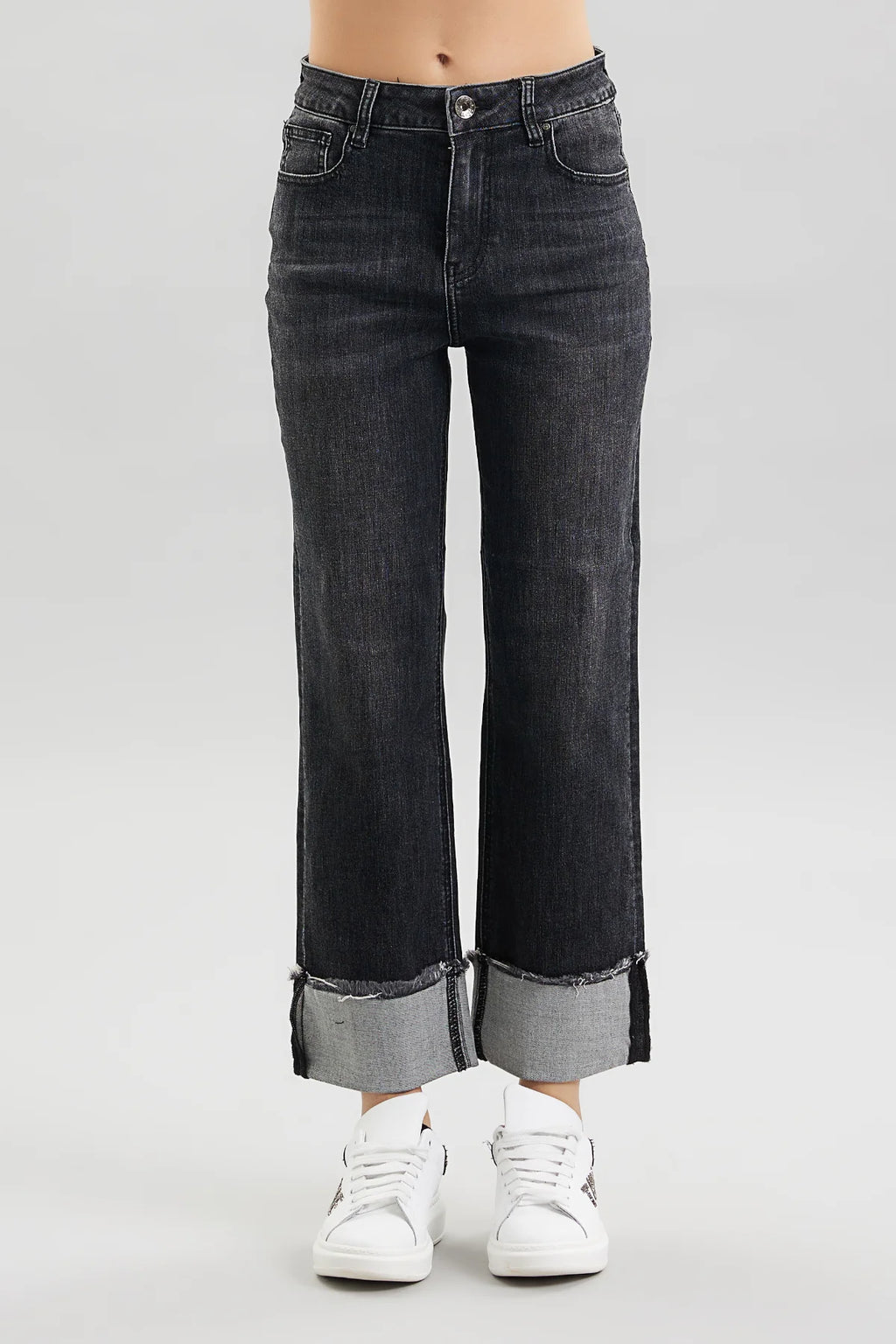 𝐘𝐚𝐫𝐚 - 𝐃𝐞𝐧𝐢𝐦 𝐁𝐥𝐚𝐜𝐤