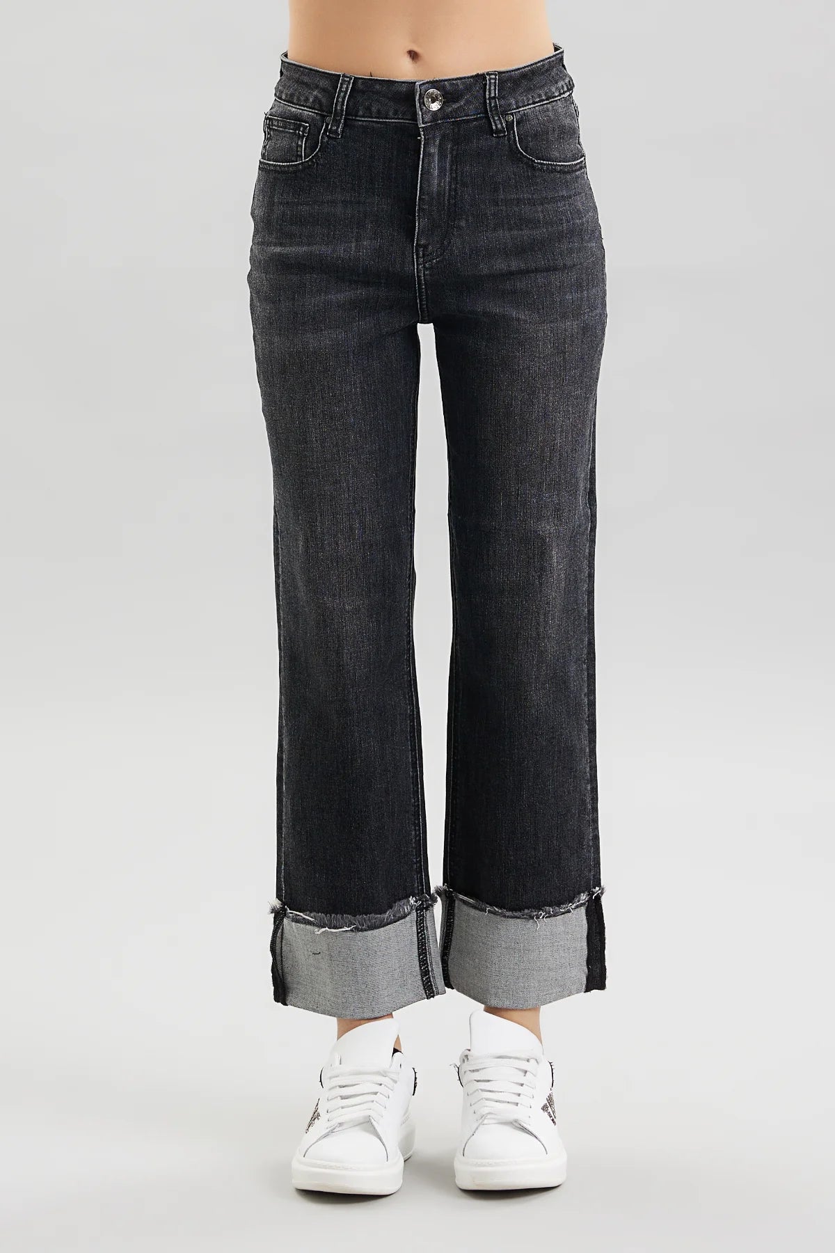 𝐘𝐚𝐫𝐚 - 𝐃𝐞𝐧𝐢𝐦 𝐁𝐥𝐚𝐜𝐤