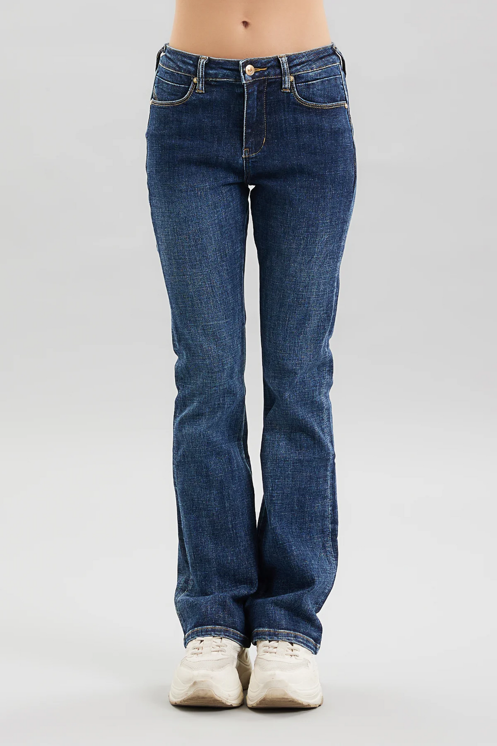 𝐋𝐚𝐲𝐫𝐚 - 𝐃𝐞𝐧𝐢𝐦 𝐅𝐥𝐚𝐫𝐞